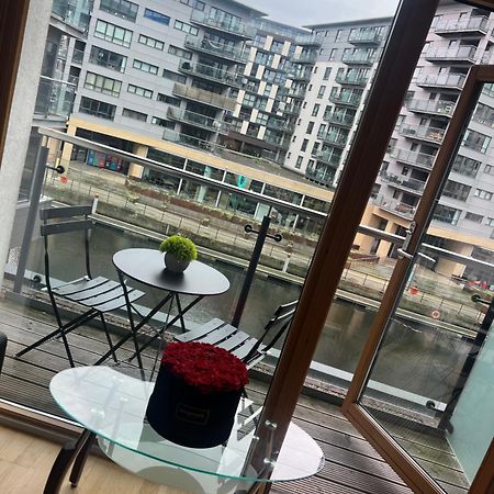 Clarance Docks Apartment Лидс Экстерьер фото
