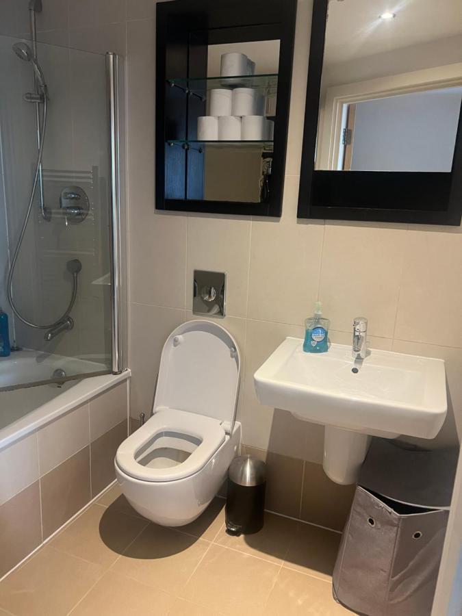 Clarance Docks Apartment Лидс Экстерьер фото