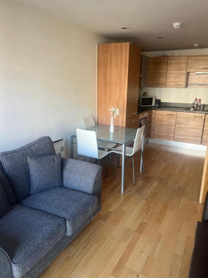 Clarance Docks Apartment Лидс Экстерьер фото
