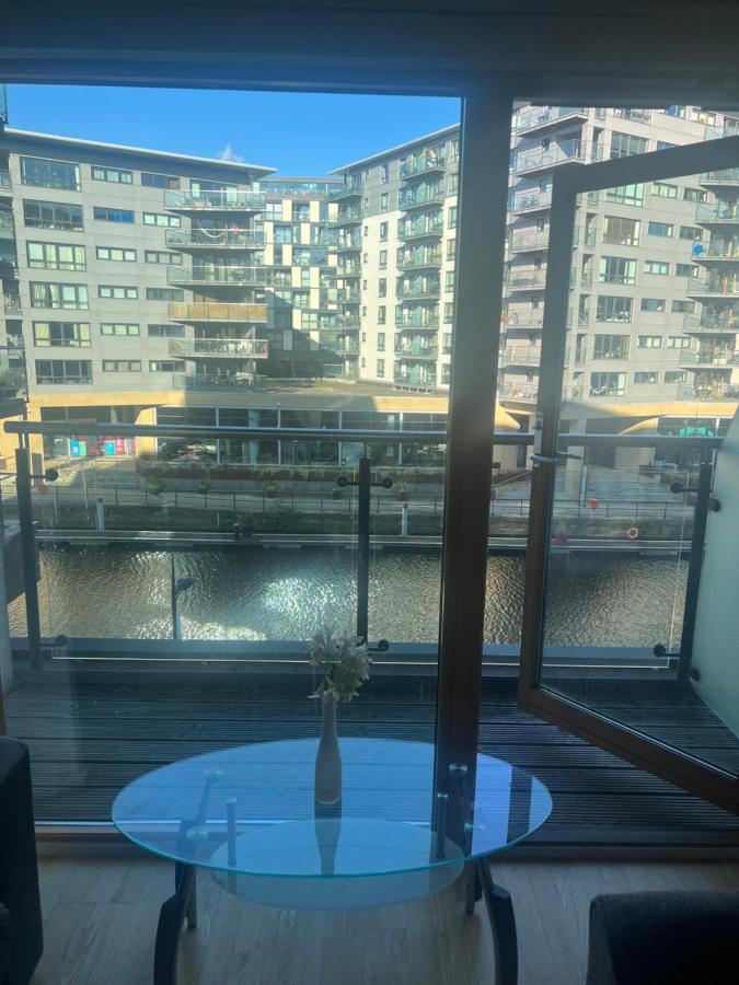 Clarance Docks Apartment Лидс Экстерьер фото